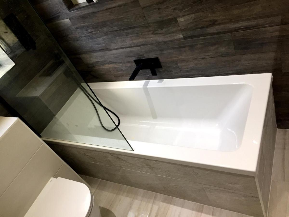 Spacious Double Bedrooms Sharing New Bathroom, En-Suite Option Available, Kings Lynn King's Lynn Bagian luar foto